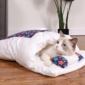 Japanese cat bed cat sleeping bag removable and washable pet bed for winter