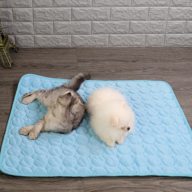 Wholesale Dog Ice Mat Pet Sleep Cooling Pad Washable Ice Silk Waterproof dog cat summer Ice pad