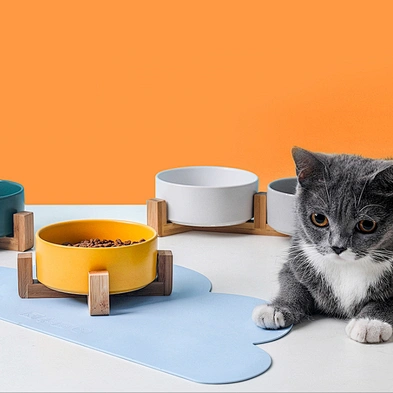Wholesale ceramic pet food bowl elevated luxury designed dog ceramic bowl with bamboo shelf