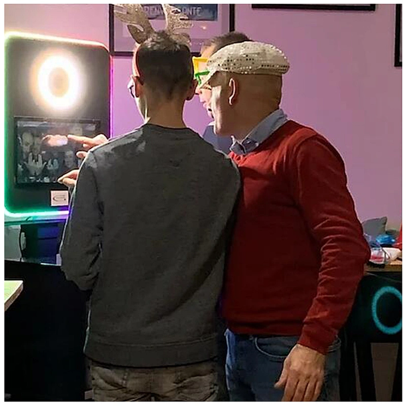 Portable Cube Photo Booth Kiosk