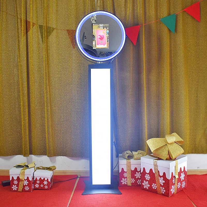 Advertising & Roaming Mirror Booth