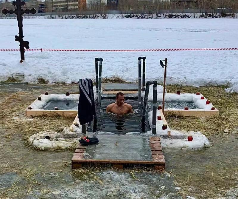 how to get enough ice for an ice bath