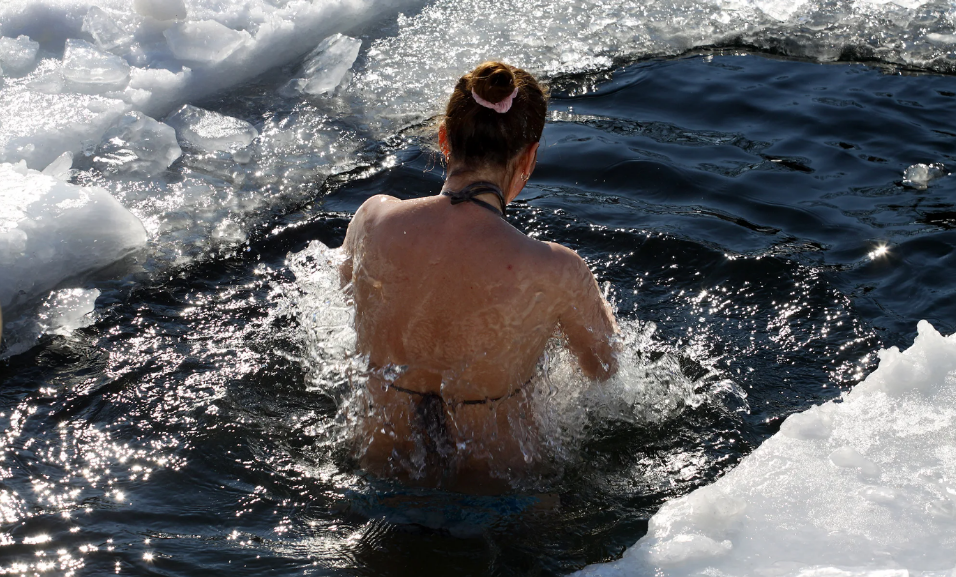 cold shower vs cold plunge