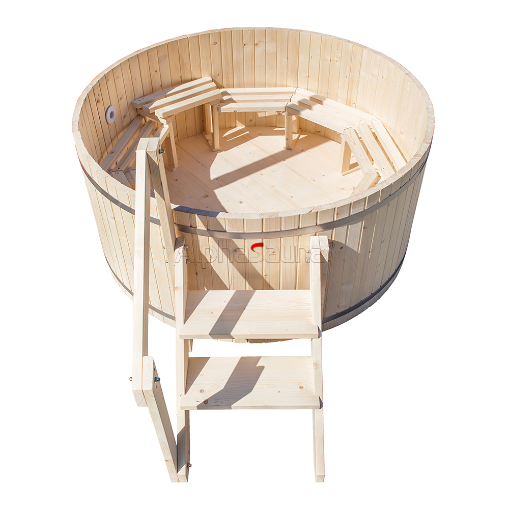 4-person hot tub outdoor