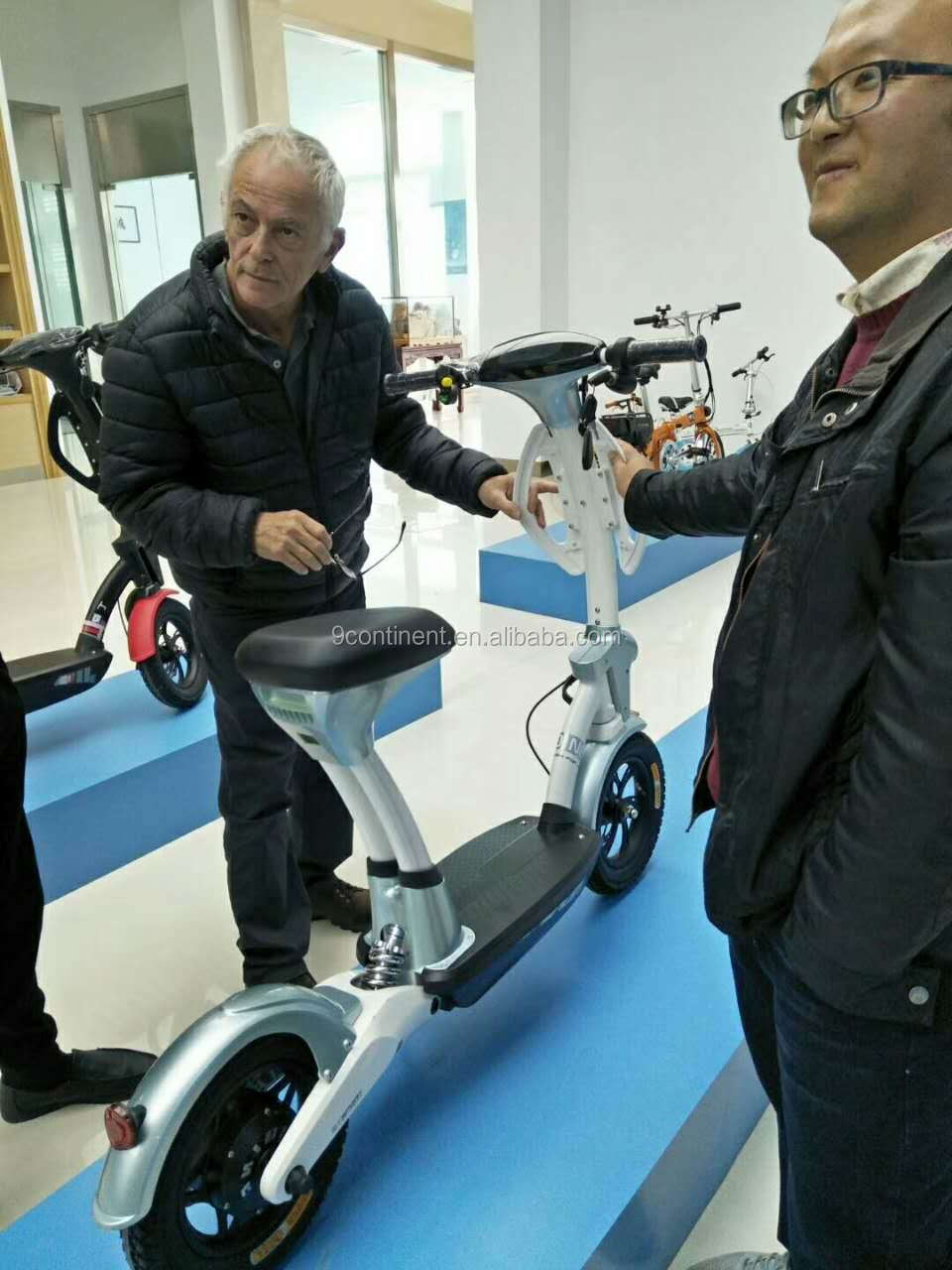 250 watt small seat mobility electric motor scooter with customized color
