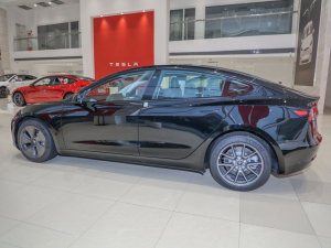 2022 rear-wheel drive version front side (left) 2022 rear-wheel drive version front side (left)