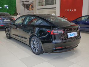 2022 rear-wheel drive version with 45 degrees rear left 2022 rear-wheel drive version with 45 degrees rear left
