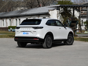 2022 E dynamic version 45 degrees rear right 2022 E dynamic version 45 degrees rear right