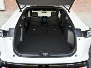 2022 e-motion version with the rear seats down 2022 e-motion version with the rear seats down