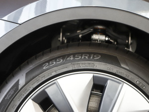 2022 rear-wheel-drive tire size
