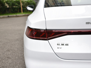 2021 400KM luxury taillights