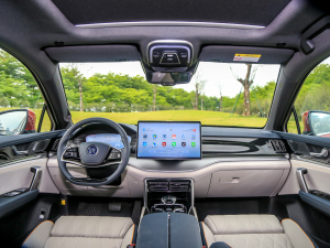 2022 base model interior panorama