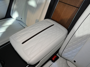 2021 510km flag collar version four-seat rear center armrest
