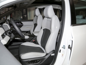 2022 Hardcore Edition Driver's Seat