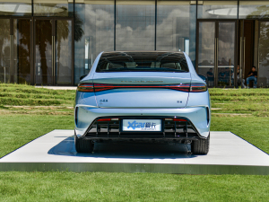 The 2022 550km standard range rear drive version of the noble front rear	