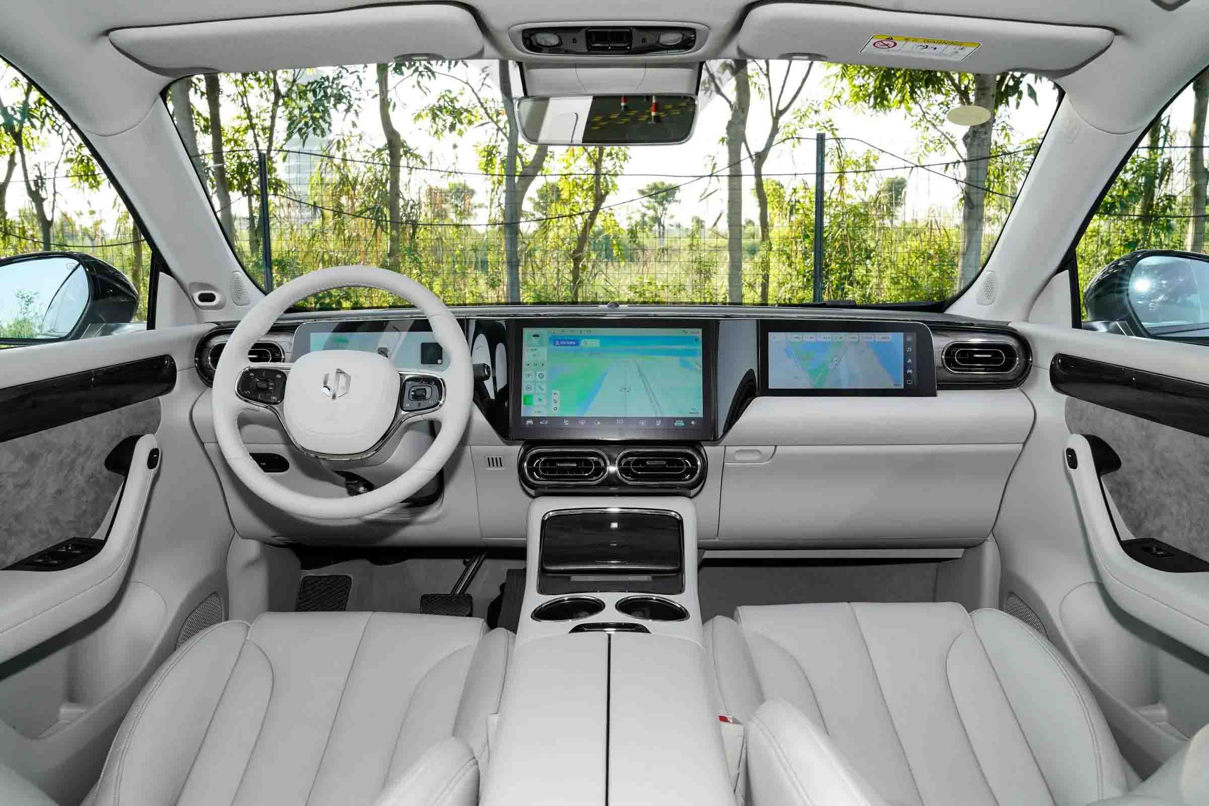 LeapMotor C11 Pictures-LeapMotor Car Car Picture Collection-EBU AUTO. When looking for a car or buying a car, choose EBU cars, the price is low, and the funds are worry-free