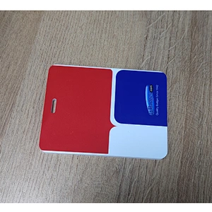 Perforadora de tarjetas de forma especial completamente automática