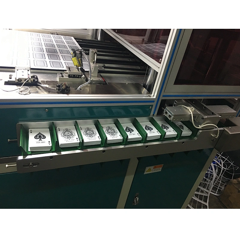 Máquina de corte e vinco para cartas de pôquer