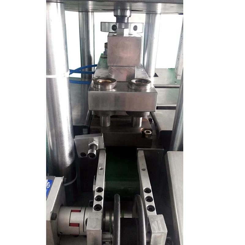 Máquina troqueladora de tarjetas YLP-2