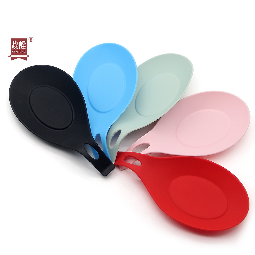 Food Grade Kitchen Tools Insulation Spoon Rest Heat Resistant Silicone Spoon Mat