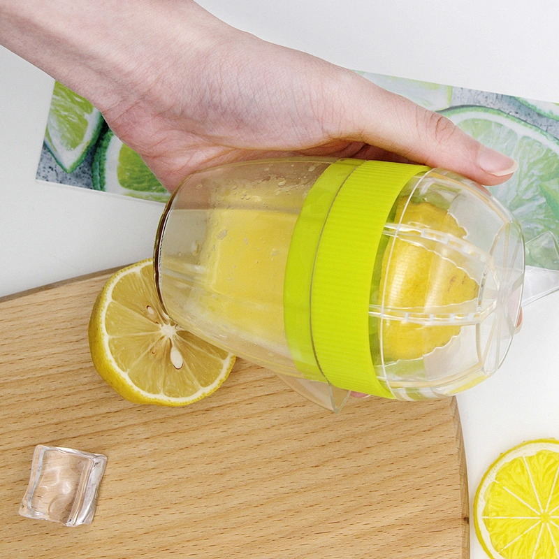 2021Hot selling acrylic commercial hand lemon juicer squeezer manual fruit orange plastic lemon lime squeezer