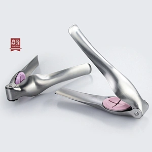 Factory Sales New Stainless Steel Kitchen Gadget Tool 304 Nuts Tool Curved Design Nutcracker Chestnut Cracker Opener