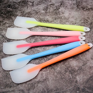 new design kitchen baking tool food grade silicone shovel multiple colored silicone spatula