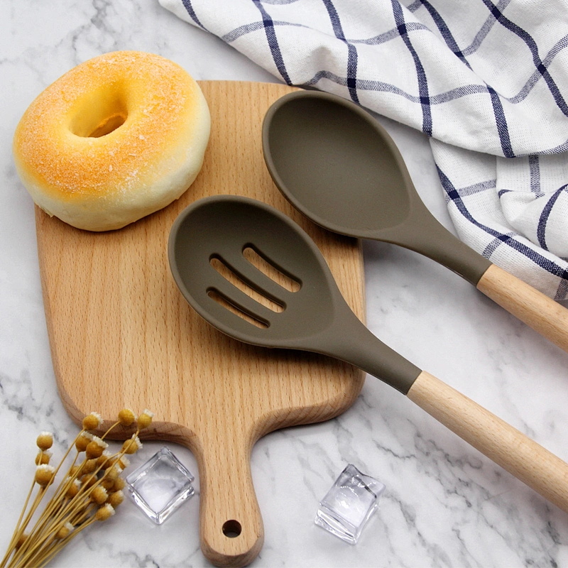 silicone material kitchen accessories with reasonable 10 pcs kitchen utensils set family use