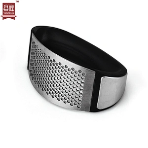 YF Wholesale Smart Kitchen Gadgets Customized Stainless Steel Garlic Press Rocker Garlic Mincer Crusher and Peeler