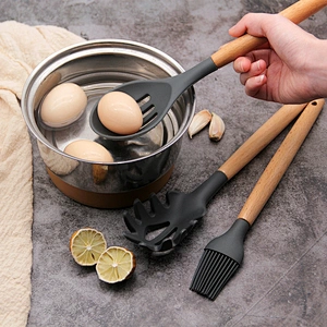 Hot Selling Durable Popular Style Eco-friendly 10 pieces Wooden Handles Cooking Tool Silicone Kitchen Utensil Set