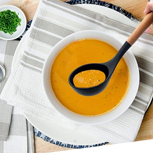 Heat Resistant Kitchen Tool Silicone Kitchen Soup Ladle with Wood Handle for kitchen silicone soup ladle spoon