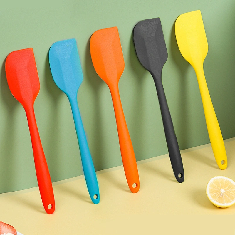 Wholesales Heat-Resistant Non Stick Baking Cooking Utensil Kitchen Accessories Silicone Scraper Spatula