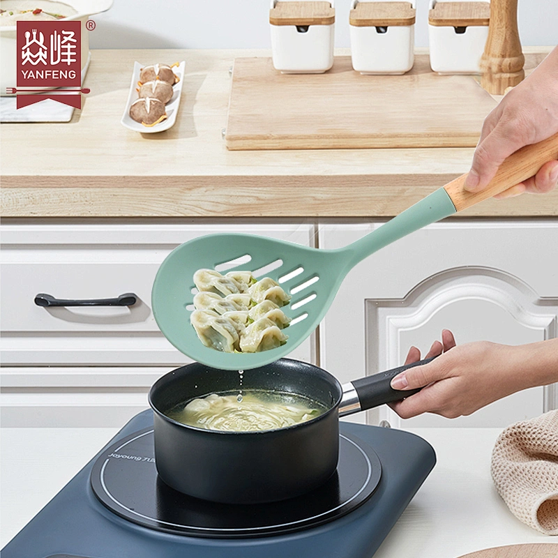 2022 New Products Heat Resistant Kitchen Accessories Utensils Kitchen Gadgets Silicone Cooking Skimmer With Wood Handle
