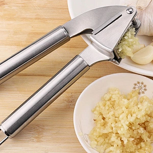 Factory Outlet High Quality Manual Garlic Squeezer Kitchen Tools Multifunction Garlic Press Crusher