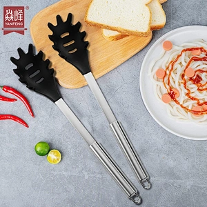 High Quality Stainless Steel Slotted Spaghetti Strainer Server Spoon Kitchen Accessories Silicone Pasta Spaghetti Server