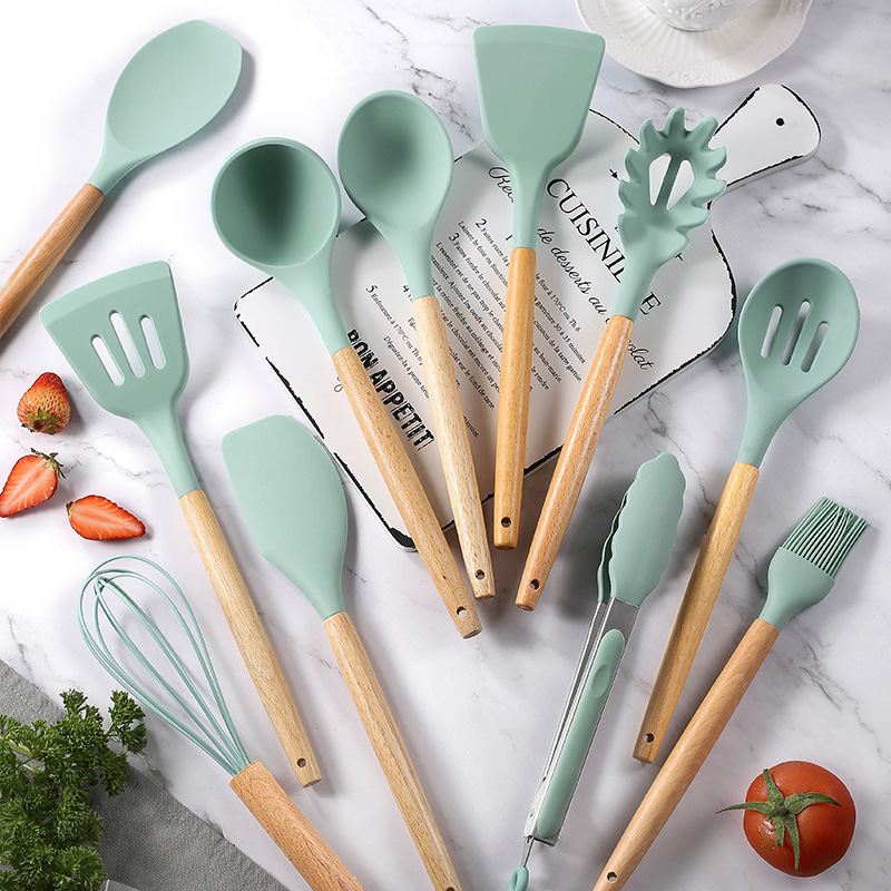 How to maintain and care silicone wood kitchen utensils