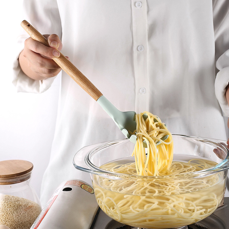 How to maintain and care silicone wood kitchen utensils