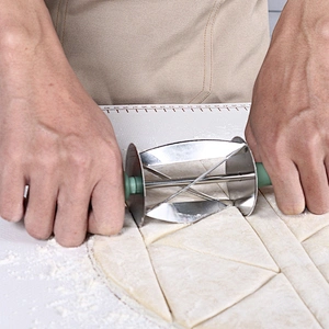Kitchen Accessories Roller Cutter Baking Tool Stainless Steel Croissant Dough Cutter Kitchen Making Pastry Bread Tools