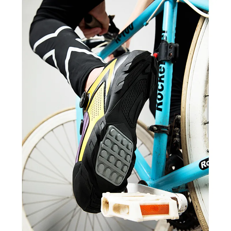 New design reflective cycling shoes men and women road bike shoes unlocked antiskid durable mountain bike shoes