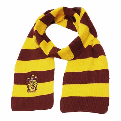 Knitted fan scarf