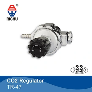 Beer CO2 regulators for dispensing beer