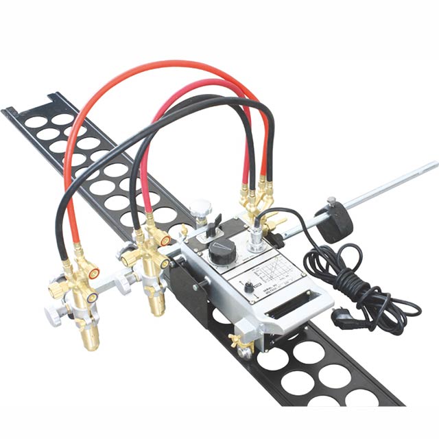 Straight line cutter for cutting machine