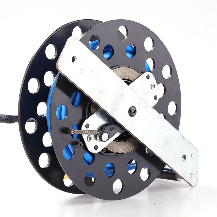 Wholesale Price 2-8m 6-15a Black Electric Extension Auto Rewind Cable Reel Home Appliance 2 Pin Plug Cord Reel