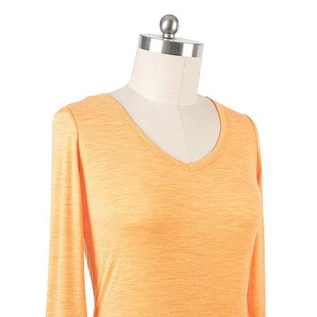 the collar of the Merino Womens V-neck Long Sleeve Top