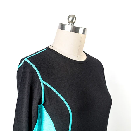 the collar of the Womens Long Sleeve Merino Shirt