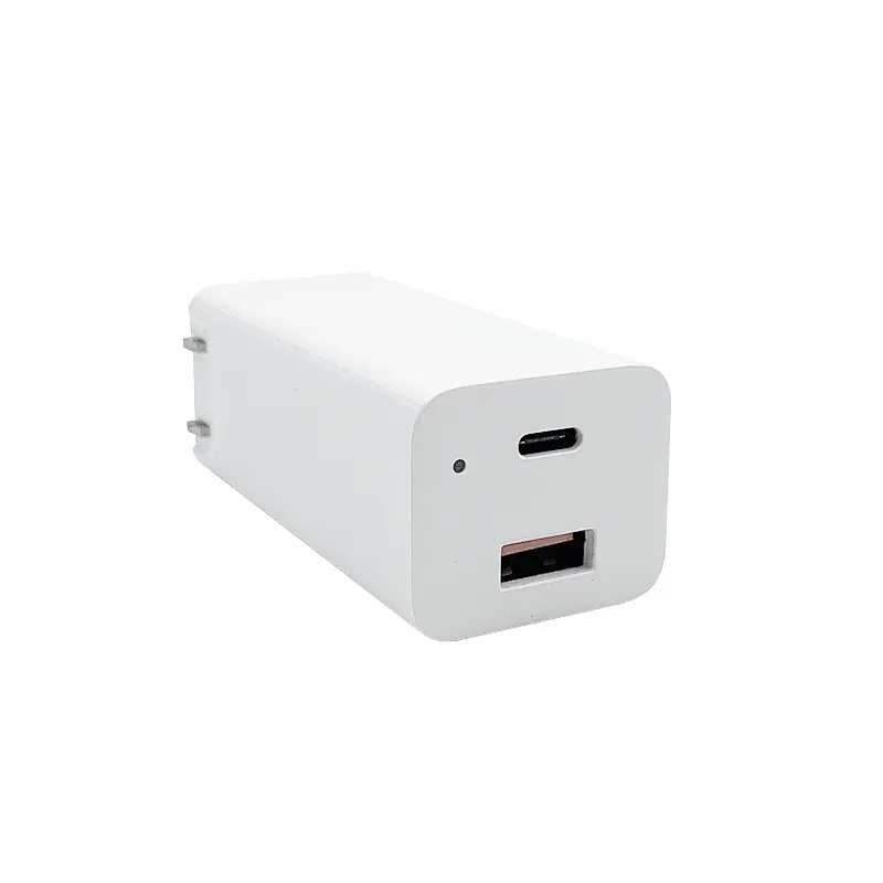 Free Sample high quality 1 USB A 1 Type C ports fast charging Folding plug portable for iPhone XS Max iPad Samsung