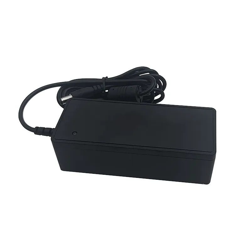 Fuente de alimentación de 45W 60W listada por UL 12V 15V 19V 19.5V 20V 2A 3A para fuente de alimentación de escritorio de tableta para computadora portátil HP DELL Asus
