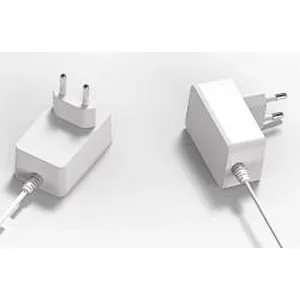 El adaptador de corriente al por mayor 12v1a se aplica a la fuente de alimentación de la pared del enrutador de la cámara CCTV con luz LED con buena calidad