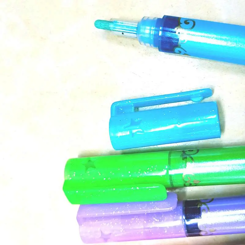 Glitter marker