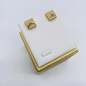 Brilliant Zirconia Stud Earrings